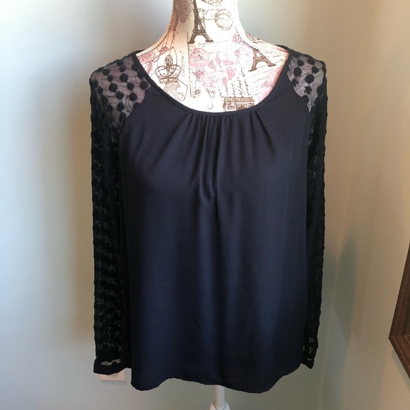 Adrianna Papell Tops - 🌵Adrianna Papell | Navy Rosette Sleeve Blouse